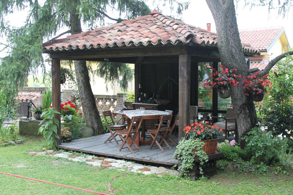 Penzion Casa Giuliana Calosso Exteriér fotografie