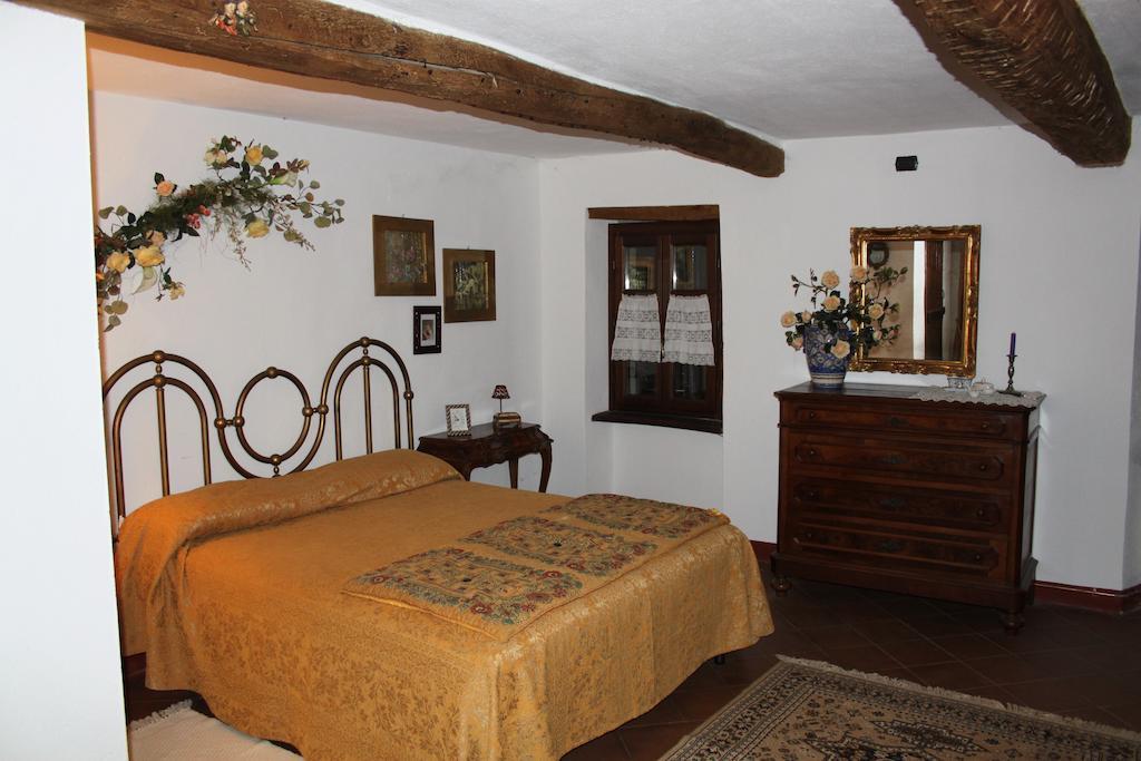 Penzion Casa Giuliana Calosso Pokoj fotografie